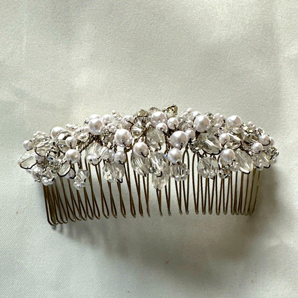 Bridal pearl stones hair comb